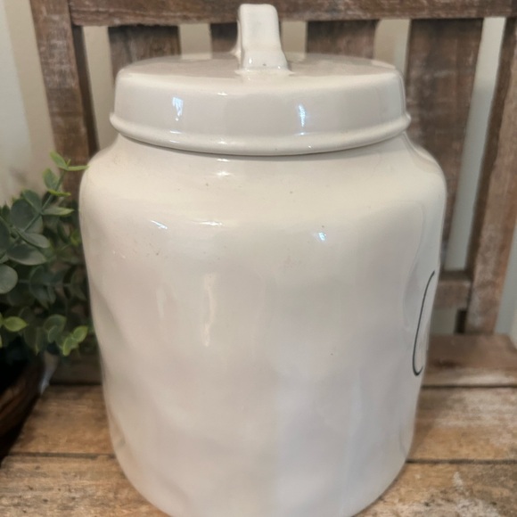 Rae Dunn Dimply Cookie Jar 2017/2018 - Picture 6 of 6